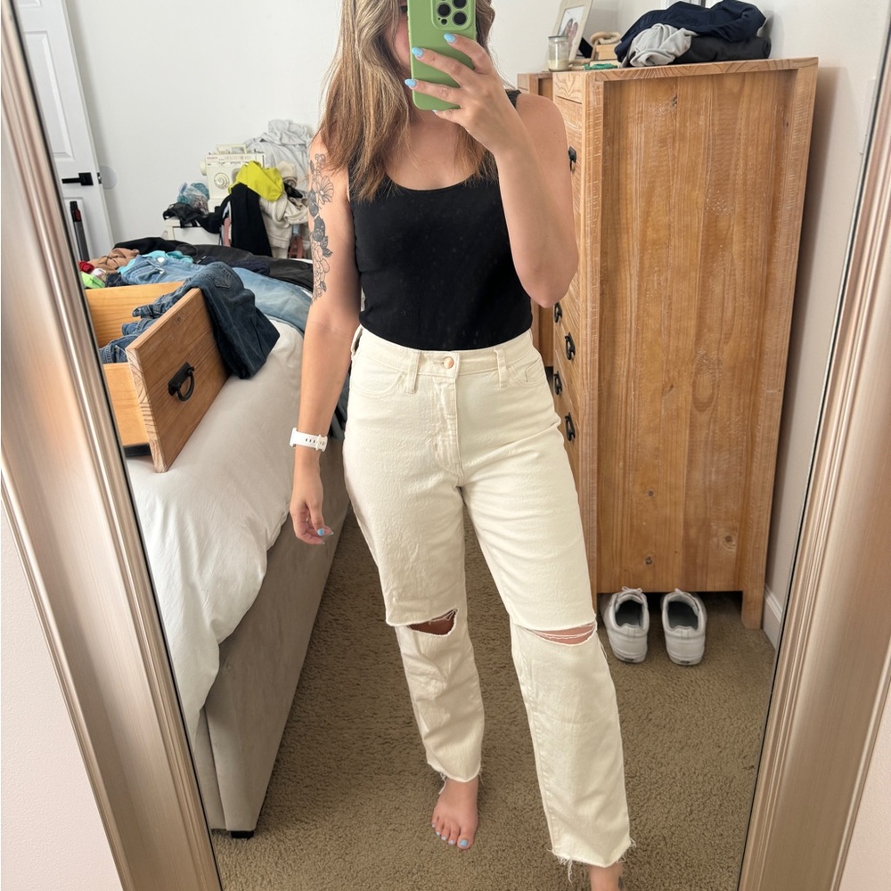Universal thread cream jeans